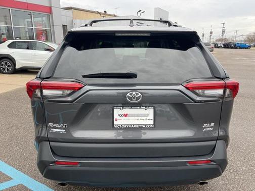 2022 Toyota RAV4 XLE