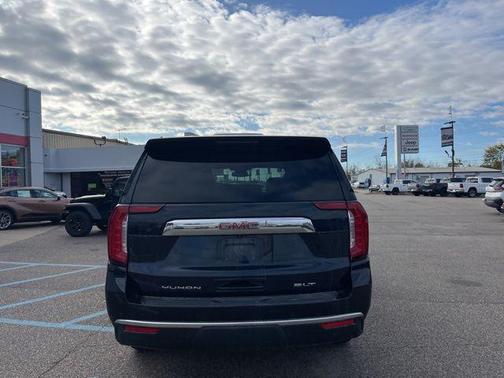 2024 GMC Yukon SLT