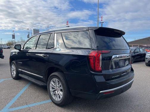 2024 GMC Yukon SLT