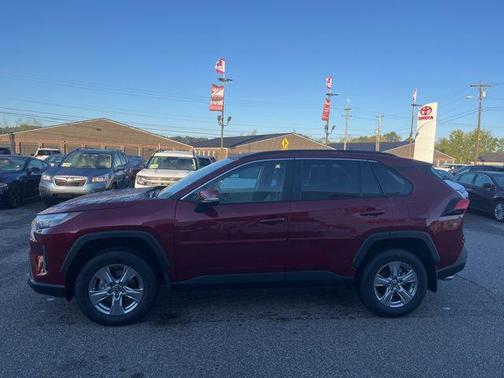 2025 Toyota RAV4 XLE