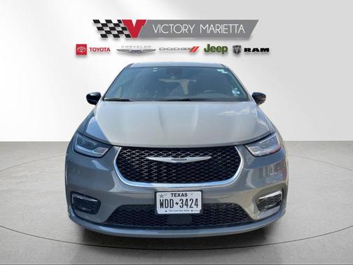 2025 Chrysler Pacifica L