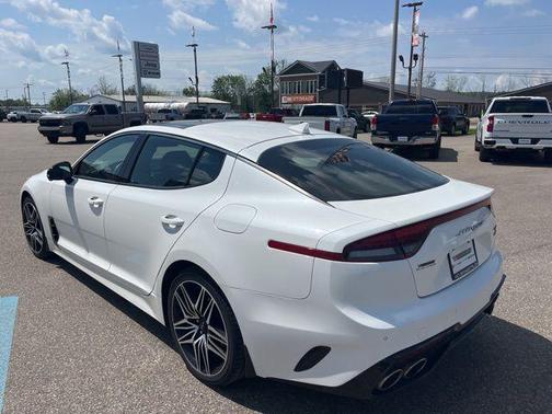 2022 Kia Stinger GT2