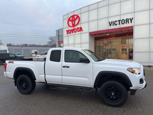 2022 Toyota Tacoma SR