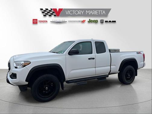 2022 Toyota Tacoma SR
