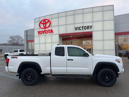 2022 Toyota Tacoma SR