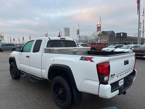 2022 Toyota Tacoma SR