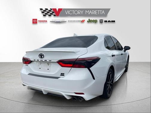 Ice Cap 2024 Toyota Camry SE