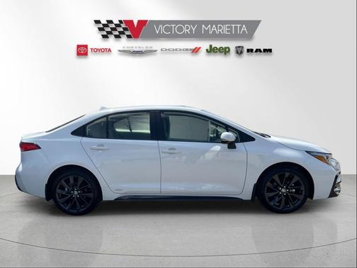 Ice 2026 Toyota Corolla Hybrid SE