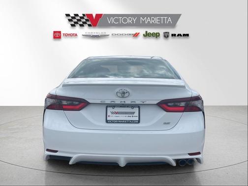 Ice Cap 2024 Toyota Camry SE