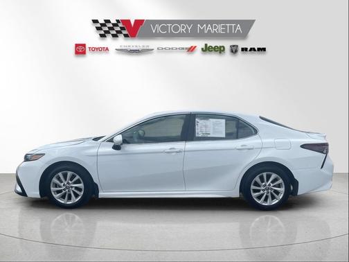 Ice Cap 2024 Toyota Camry SE