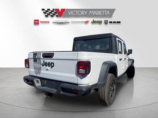 2022 Jeep Gladiator Sport