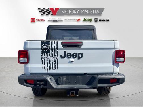 2022 Jeep Gladiator Sport