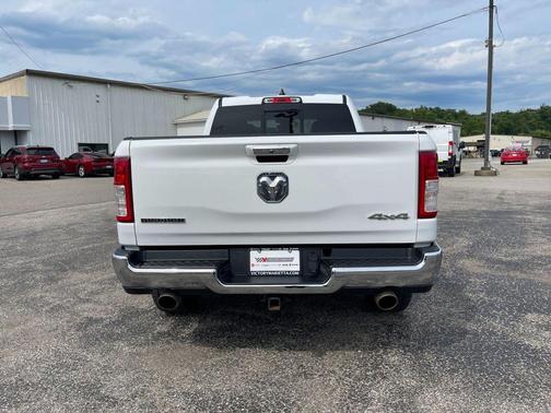 Bright White Clearcoat 2019 RAM 1500 Big Horn