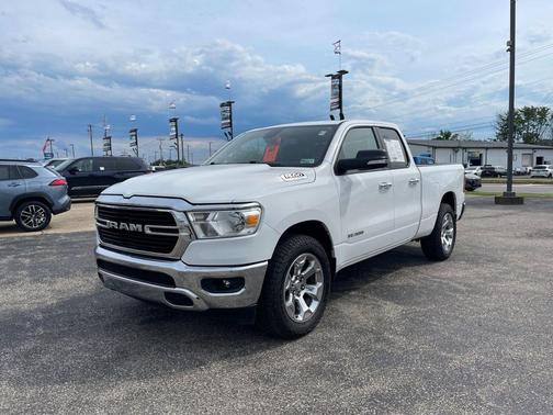 Bright White Clearcoat 2019 RAM 1500 Big Horn
