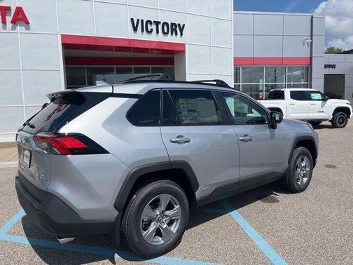 2025 Toyota RAV4 Hybrid LE