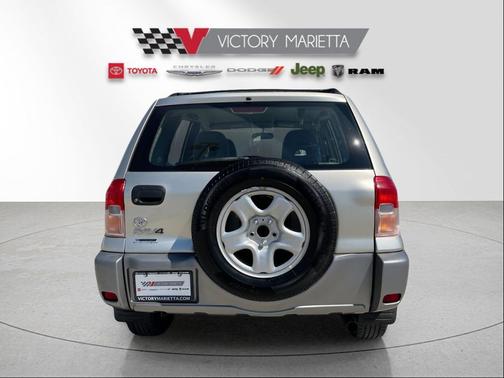 Vintage Gold 2002 Toyota RAV4 Base