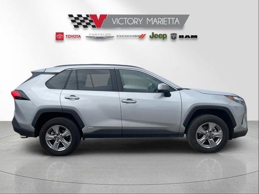 2025 Toyota RAV4 Hybrid XLE