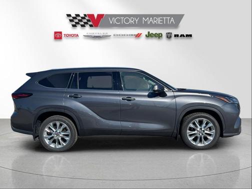 Magnetic Gray Metallic 2024 Toyota Highlander Limited