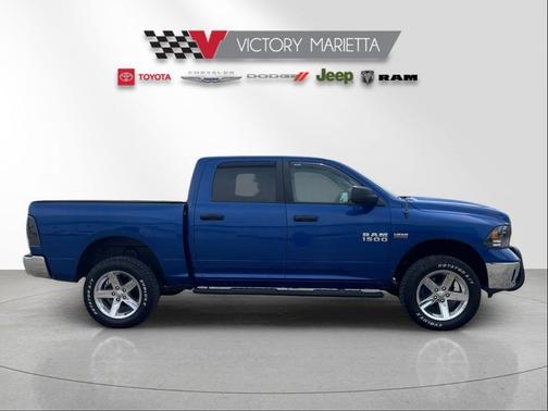 Blue Streak Pearlcoat 2014 RAM 1500 Big Horn
