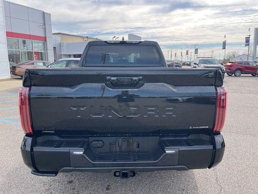 2025 Toyota Tundra Hybrid Platinum