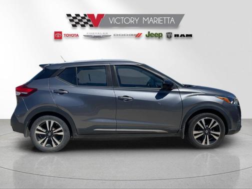 Gun Metallic 2019 Nissan Kicks SR