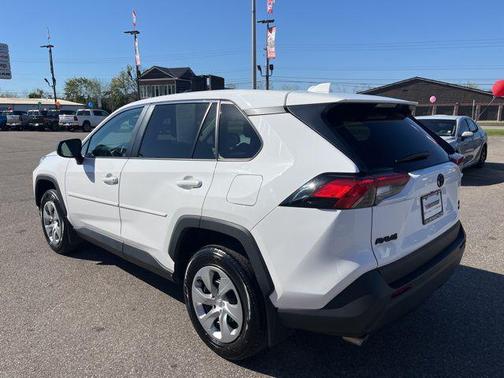 2022 Toyota RAV4 LE