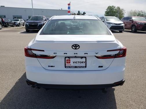 Ice 2026 Toyota Camry SE