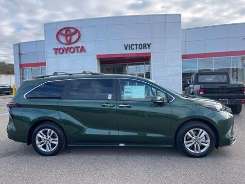 2025 Toyota Sienna XLE 7 Passenger