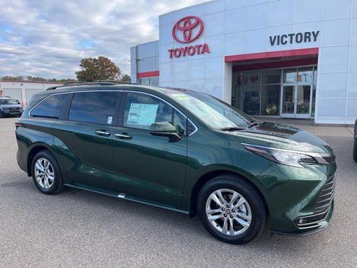 2025 Toyota Sienna XLE 7 Passenger