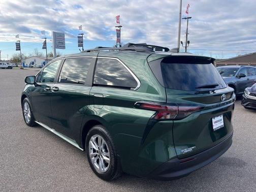 2025 Toyota Sienna XLE 7 Passenger