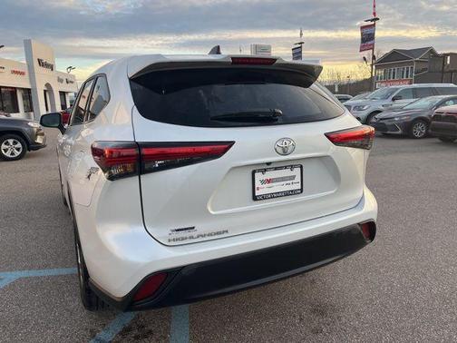 2023 Toyota Highlander L