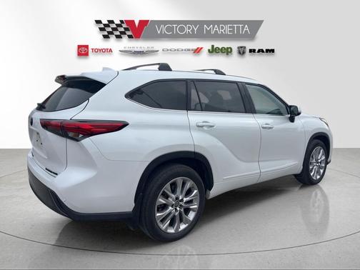 2022 Toyota Highlander Limited