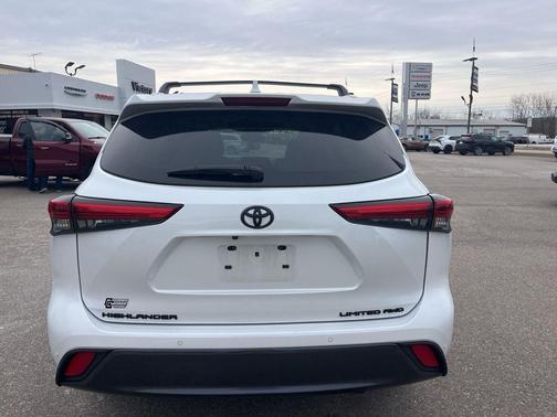 2022 Toyota Highlander Limited