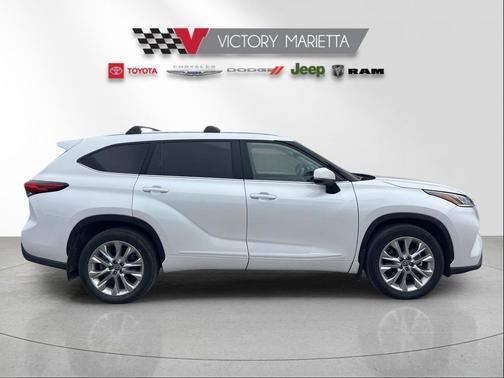 2022 Toyota Highlander Limited
