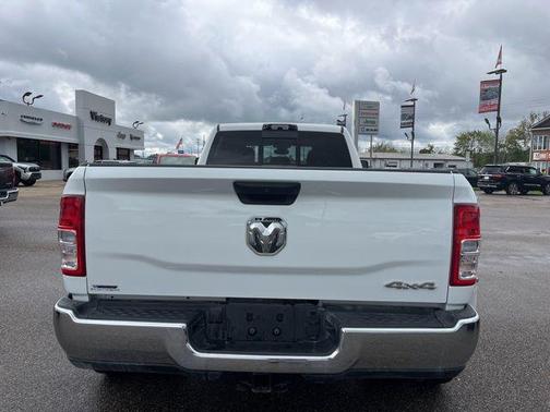 2024 RAM 3500 Tradesman Crew Cab 4x4 8' Box