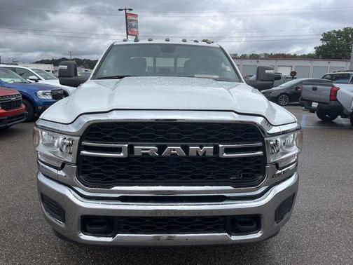 2024 RAM 3500 Tradesman Crew Cab 4x4 8' Box