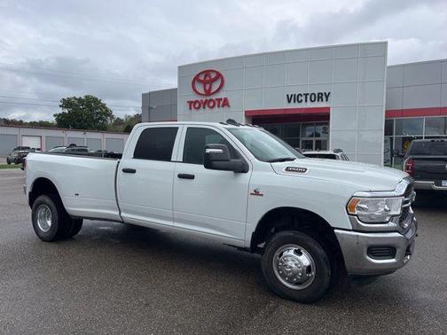 2024 RAM 3500 Tradesman Crew Cab 4x4 8' Box
