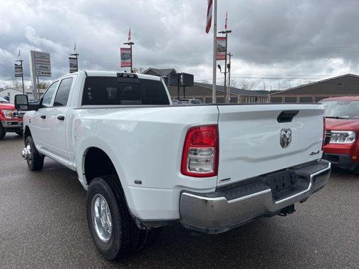 2024 RAM 3500 Tradesman Crew Cab 4x4 8' Box