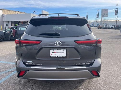 2023 Toyota Highlander Platinum