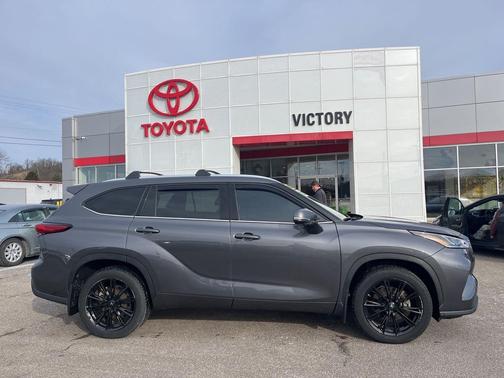 2023 Toyota Highlander Platinum