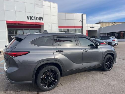 2023 Toyota Highlander Platinum