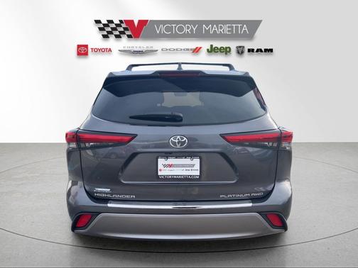 2023 Toyota Highlander Platinum