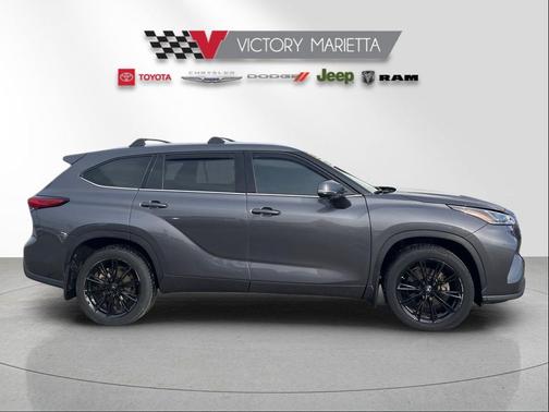 2023 Toyota Highlander Platinum