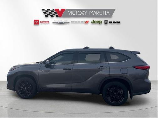 2023 Toyota Highlander Platinum