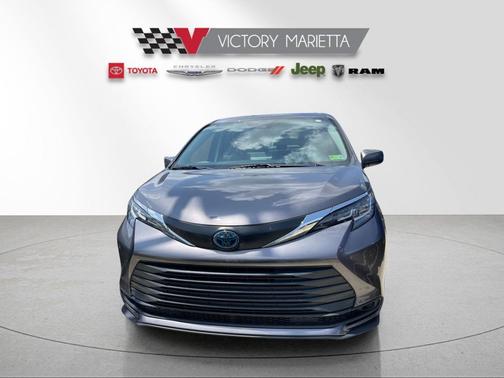 Predawn Gray Mica 2023 Toyota Sienna LE