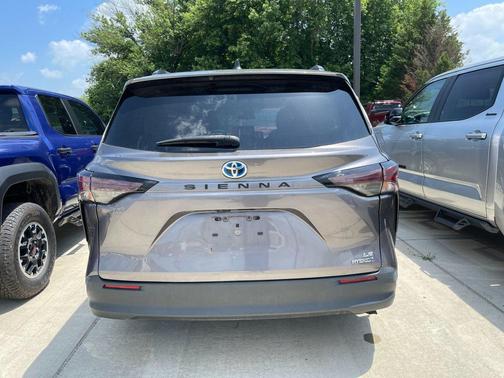 Predawn Gray Mica 2023 Toyota Sienna LE