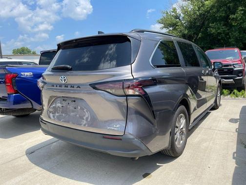 Predawn Gray Mica 2023 Toyota Sienna LE