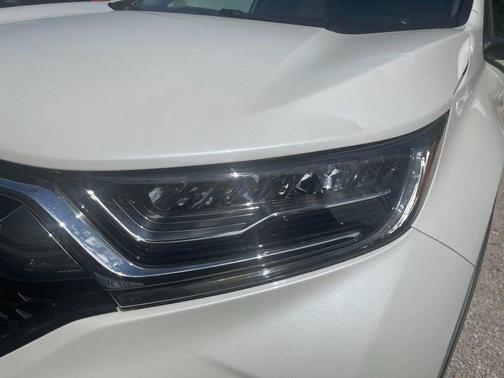 White Diamond Pearl 2018 Honda CR-V Touring