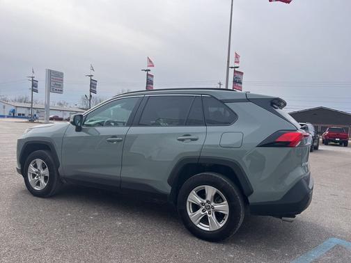 2021 Toyota RAV4 XLE