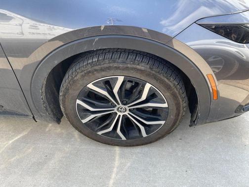 Magnetic Gray Metallic 2023 Toyota Crown Limited